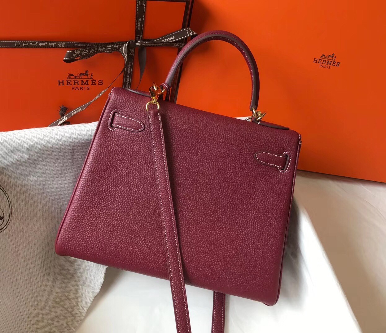 Hermes Bordeaux Clemence Kelly 28cm Bag