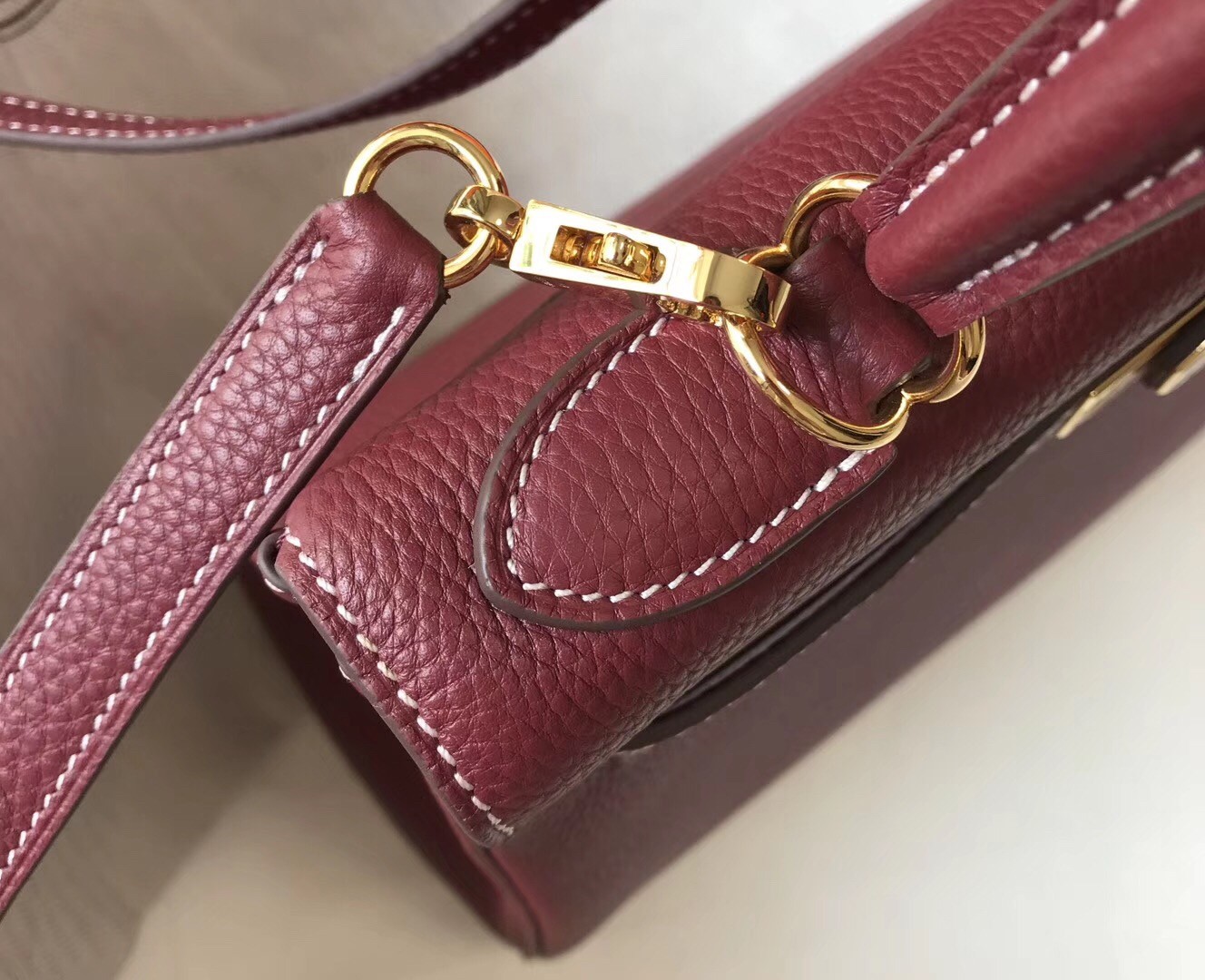Hermes Bordeaux Clemence Kelly 28cm Bag