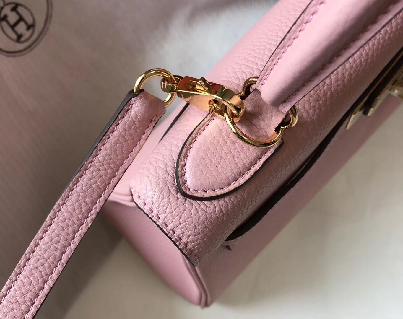 Hermes Pink Clemence Kelly 28cm Bag