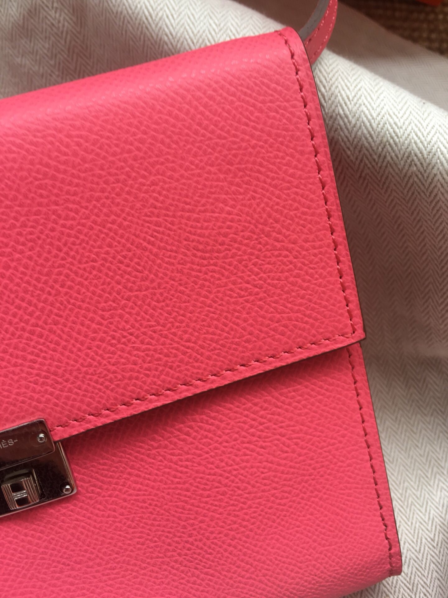 Hermes Rose Lipstick Clic 16 Wallet With Strap