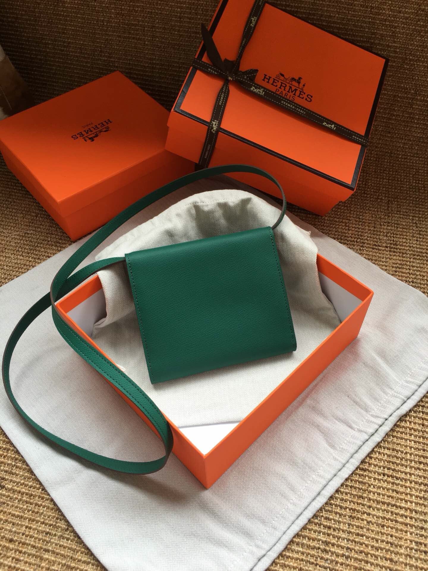 Hermes Green Clic 16 Wallet With Strap