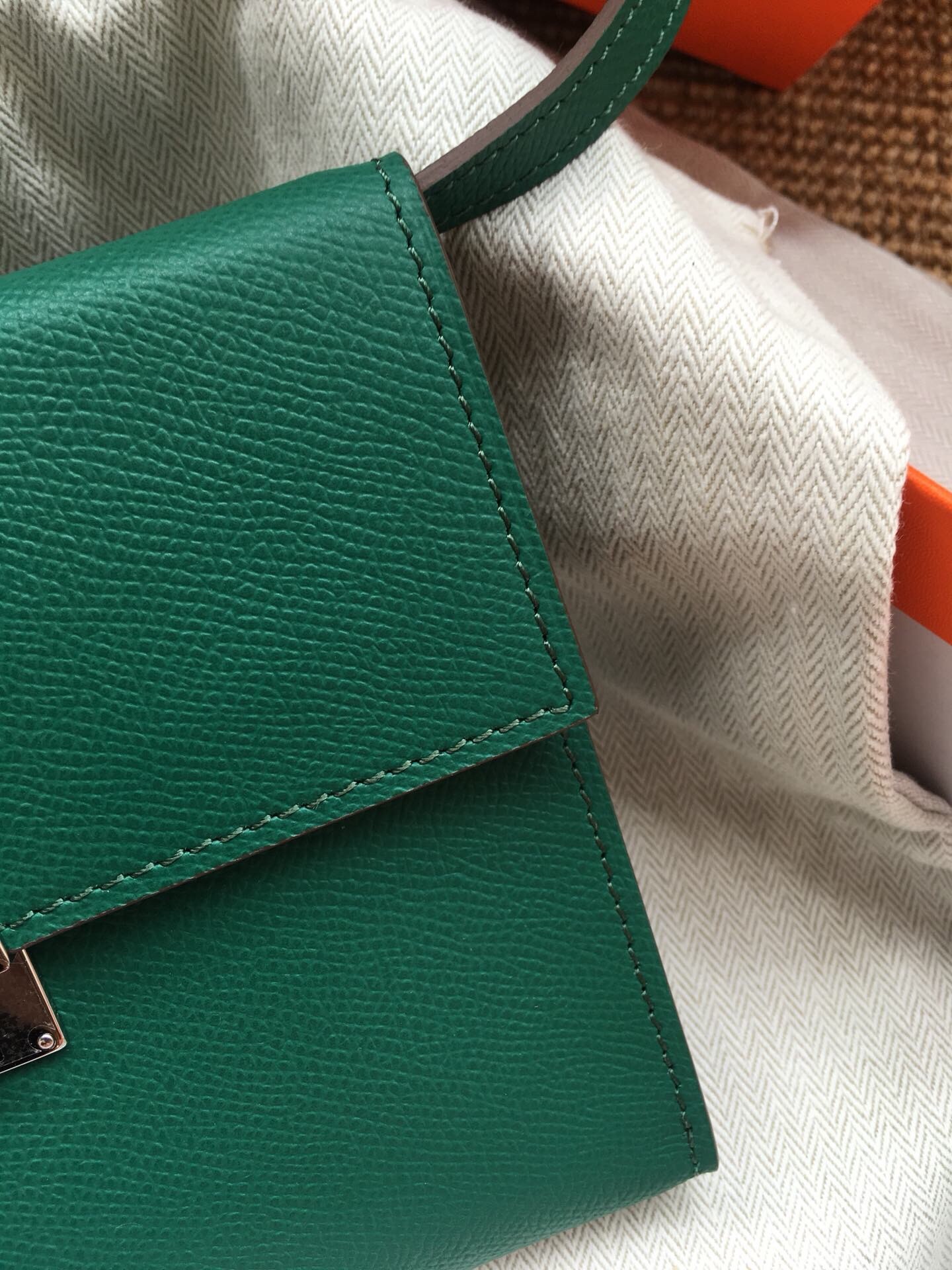 Hermes Green Clic 16 Wallet With Strap