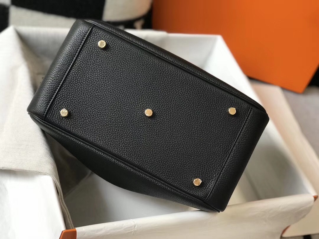 Hermes Lindy 30cm Bag In Black Clemence Leather