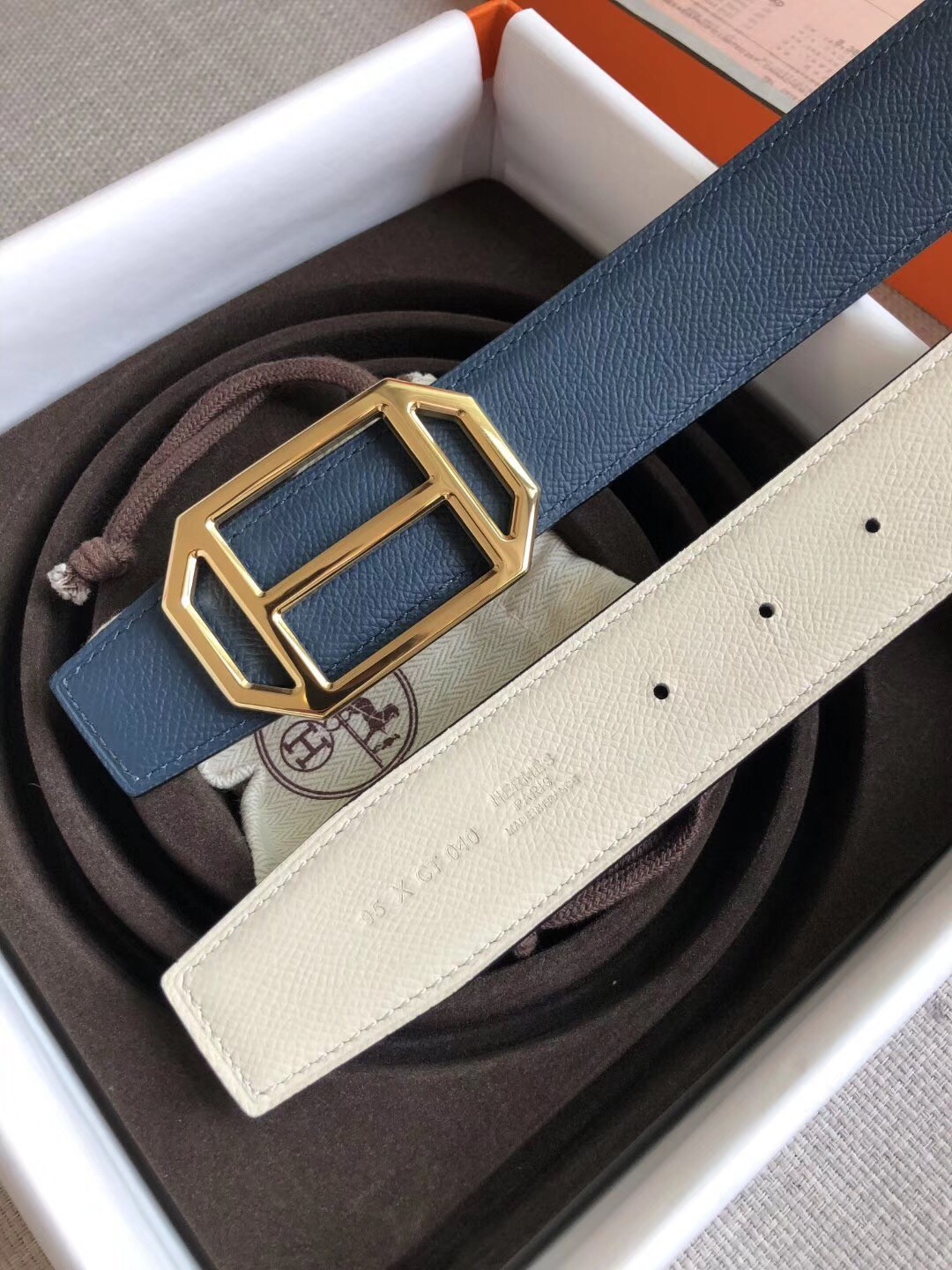 Hermes Pad Reversible Belt In Blue/White Epsom Leather