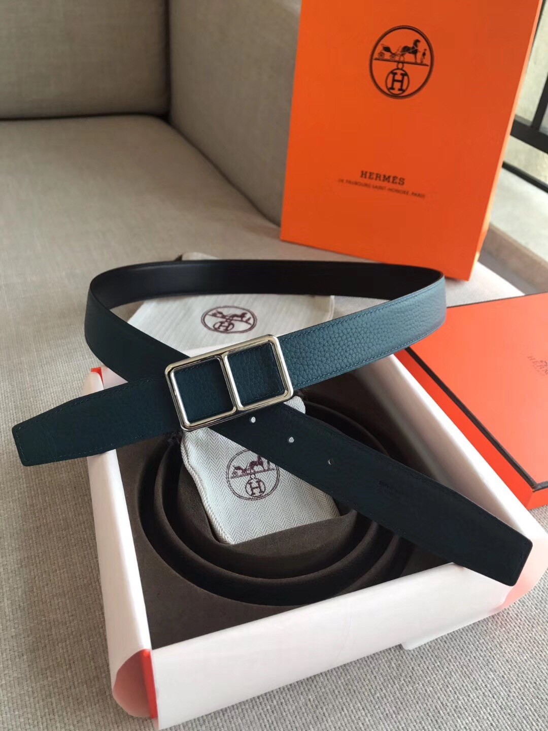 Hermes Officier Reversible 38mm Belt In Blue Clemence Leather