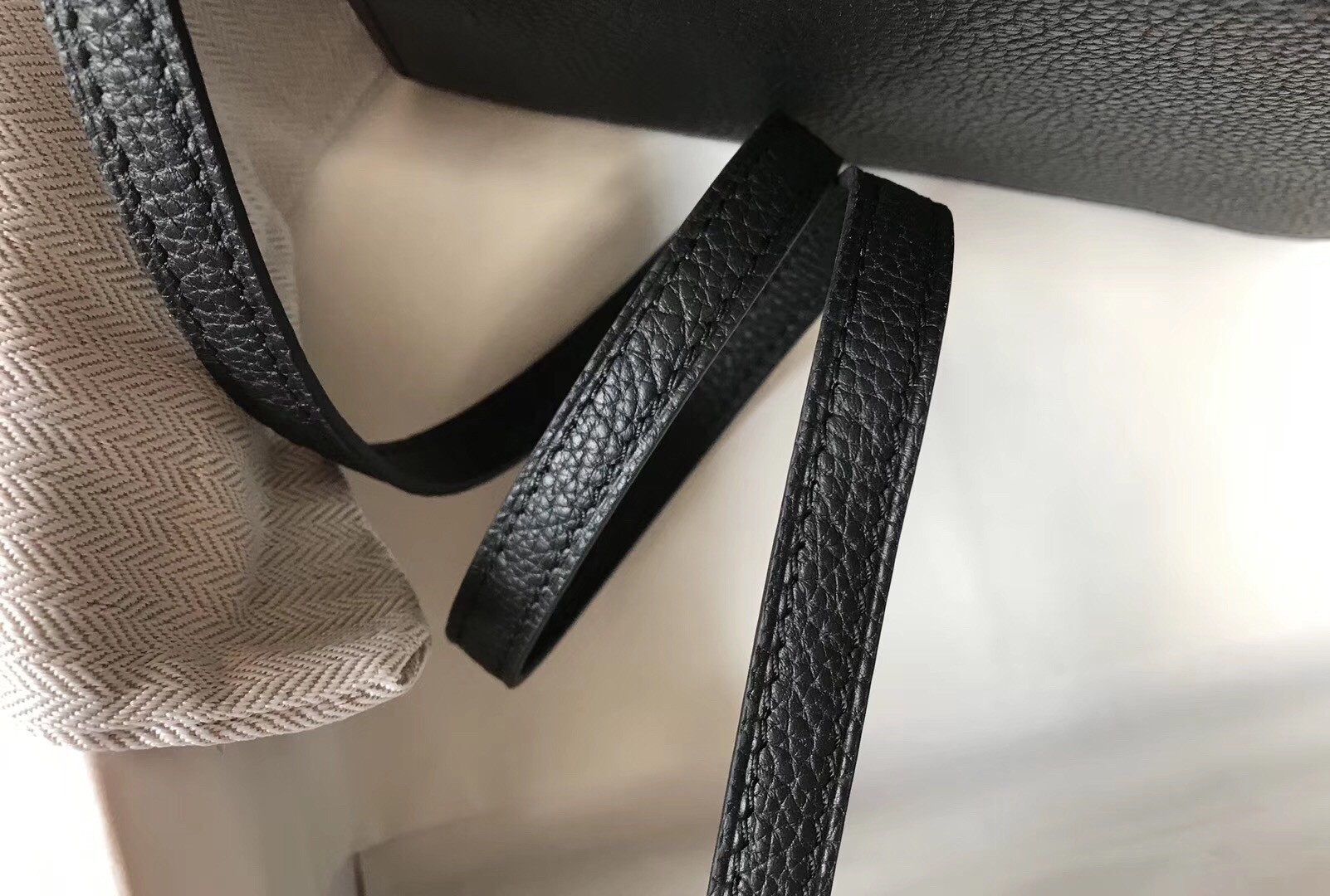 Hermes Mini Sac Roulis 18cm Bag In Black Evercolor Calfskin