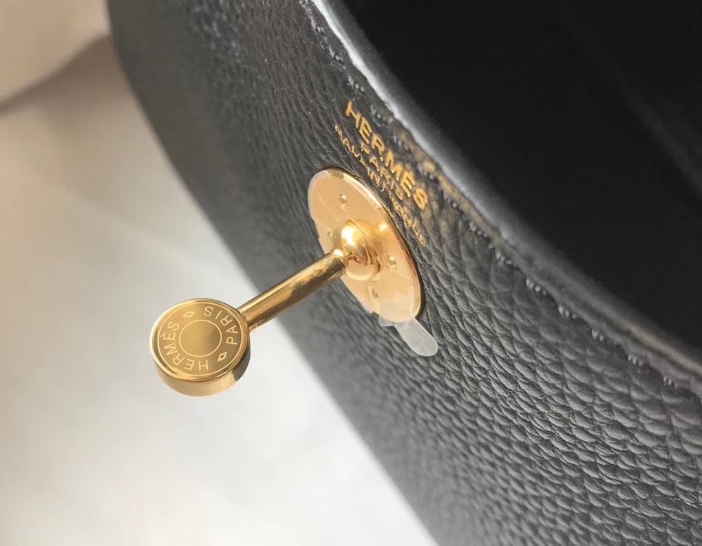 Hermes Mini Lindy Bag In Black Clemence Leather