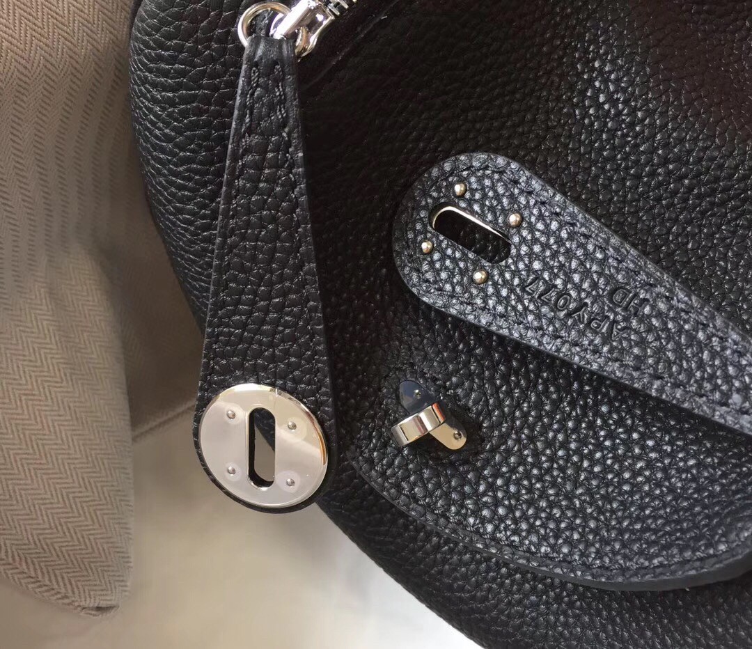 Hermes Mini Lindy Bag In Black Clemence Leather