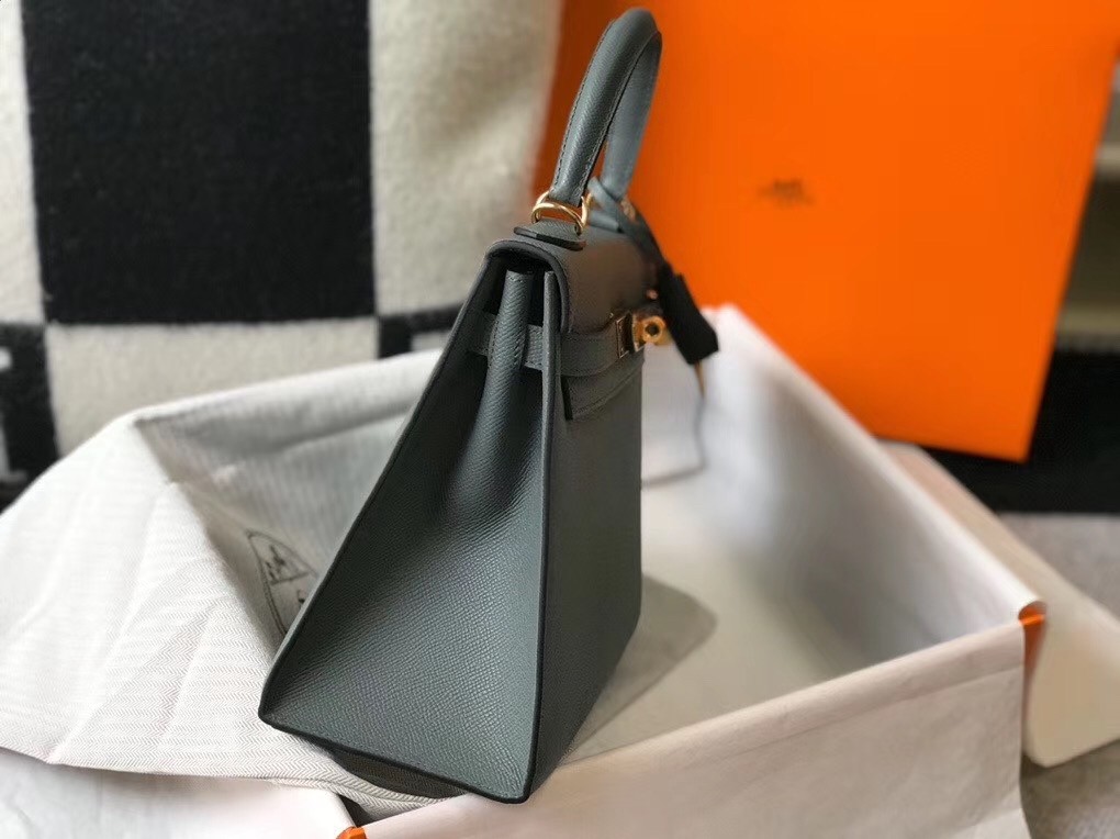 Hermes Vert Amande Epsom Kelly 28cm Sellier Bag GHW