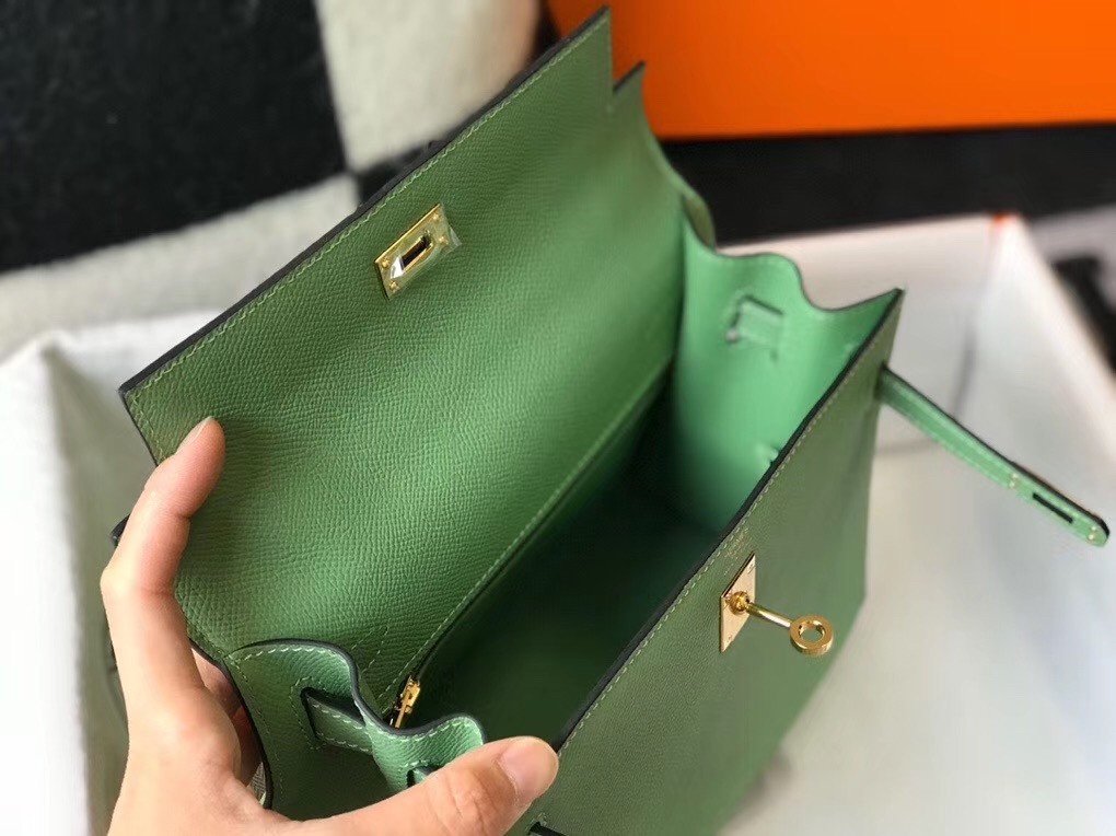 Hermes Vert Criquet Epsom Kelly 28cm Sellier Bag GHW