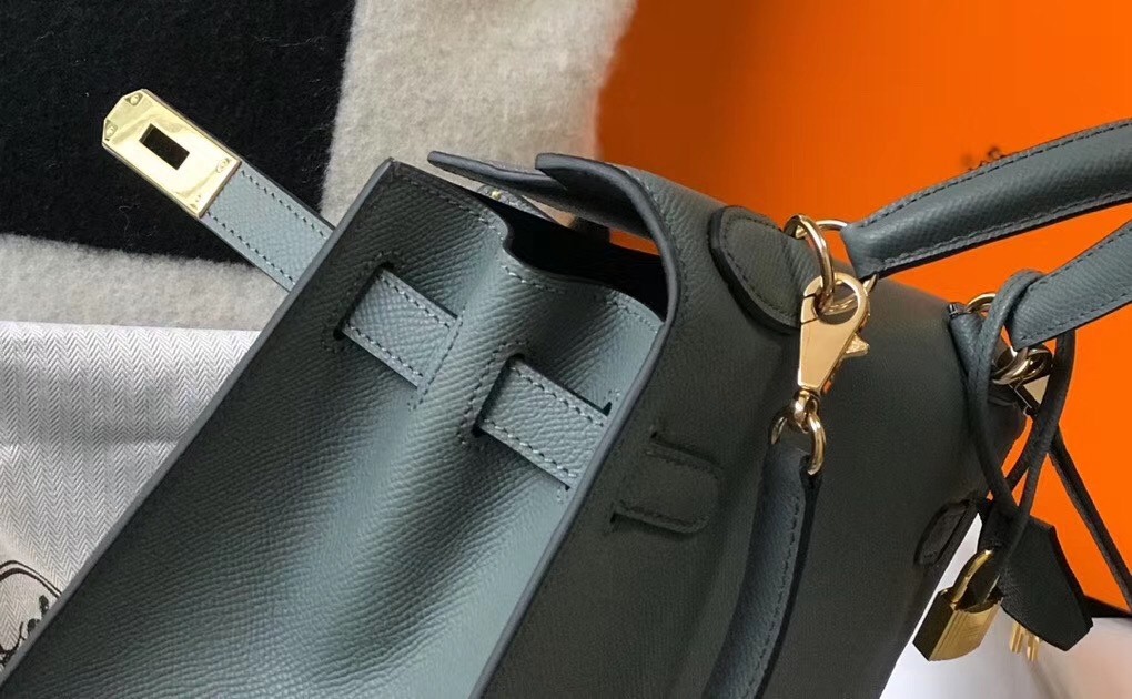 Hermes Vert Amande Epsom Kelly 25cm Sellier Bag GHW