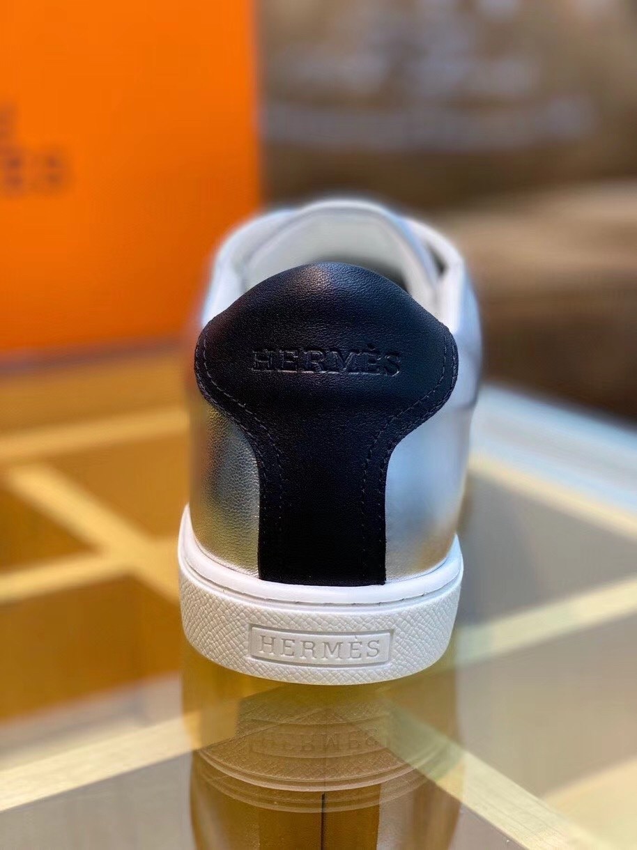 Hermes Avantage Sneakers In Grey Metallic Leather