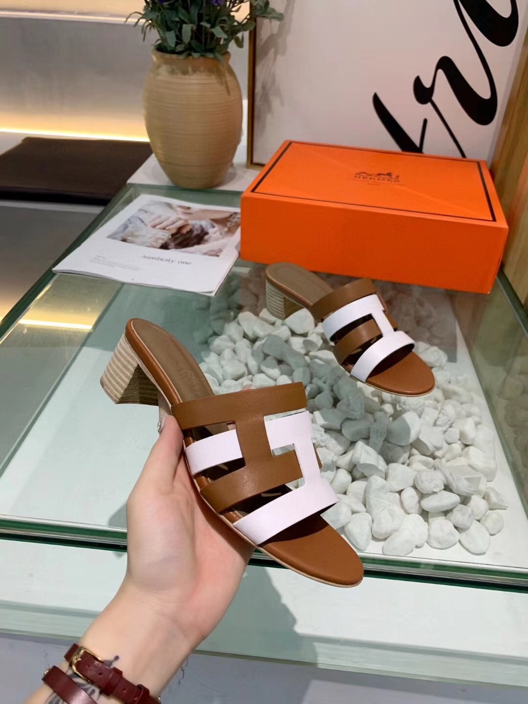 Hermes Amica 5mm Sandals In Brown/White Calfskin