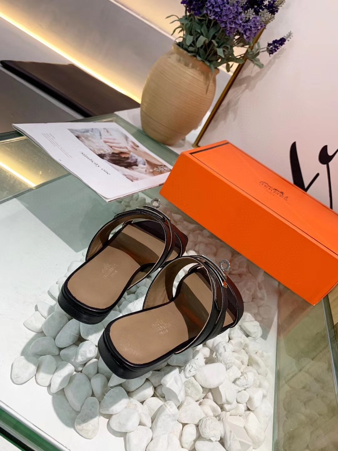Hermes Avenue Sandals In Black Calfskin