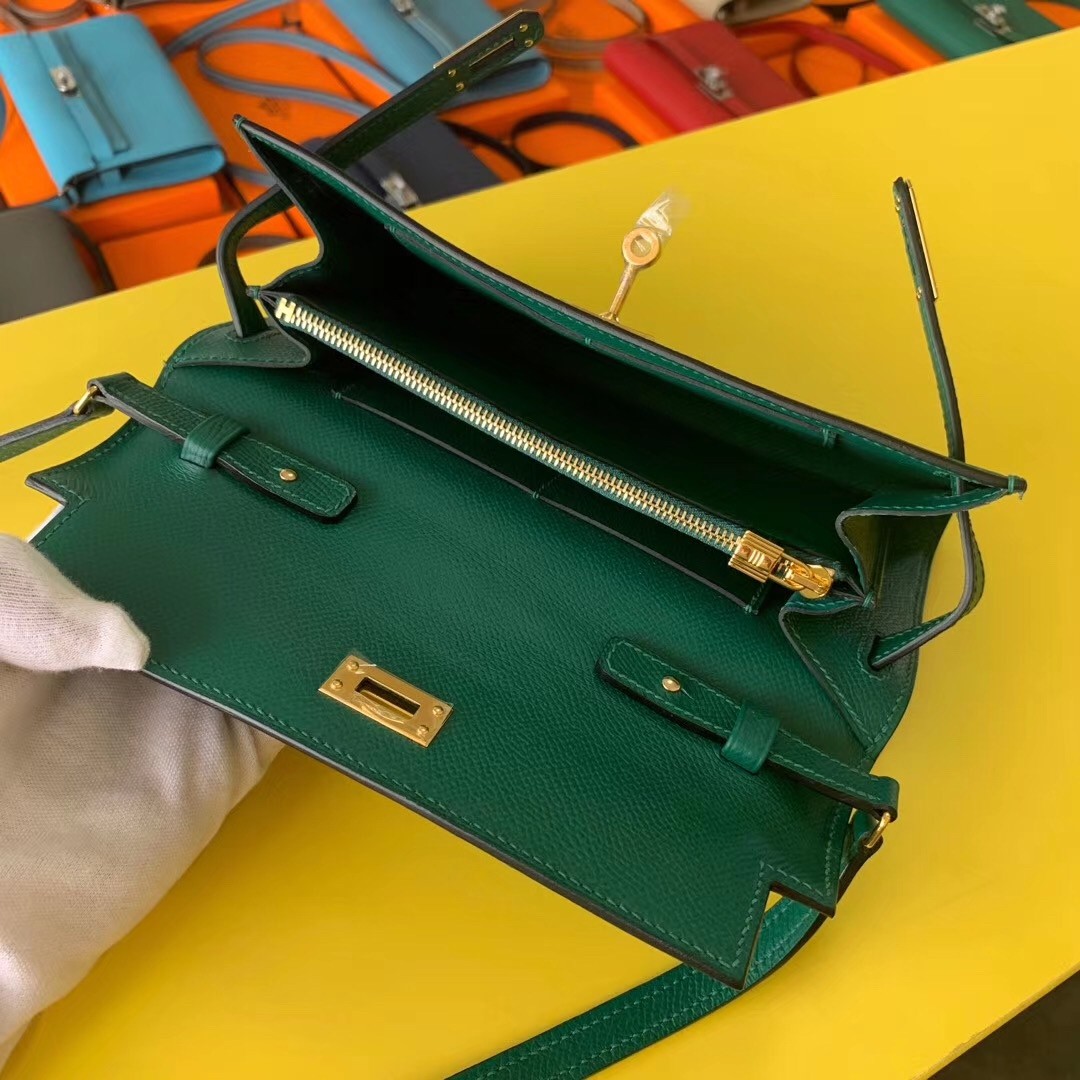Hermes Kelly Classique To Go Wallet In Malachite Epsom Calfskin