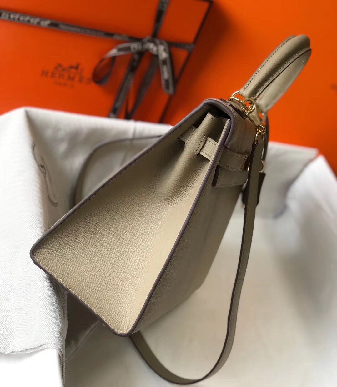 Hermes Kelly 28cm Sellier Bag In Tourterelle Epsom Leather