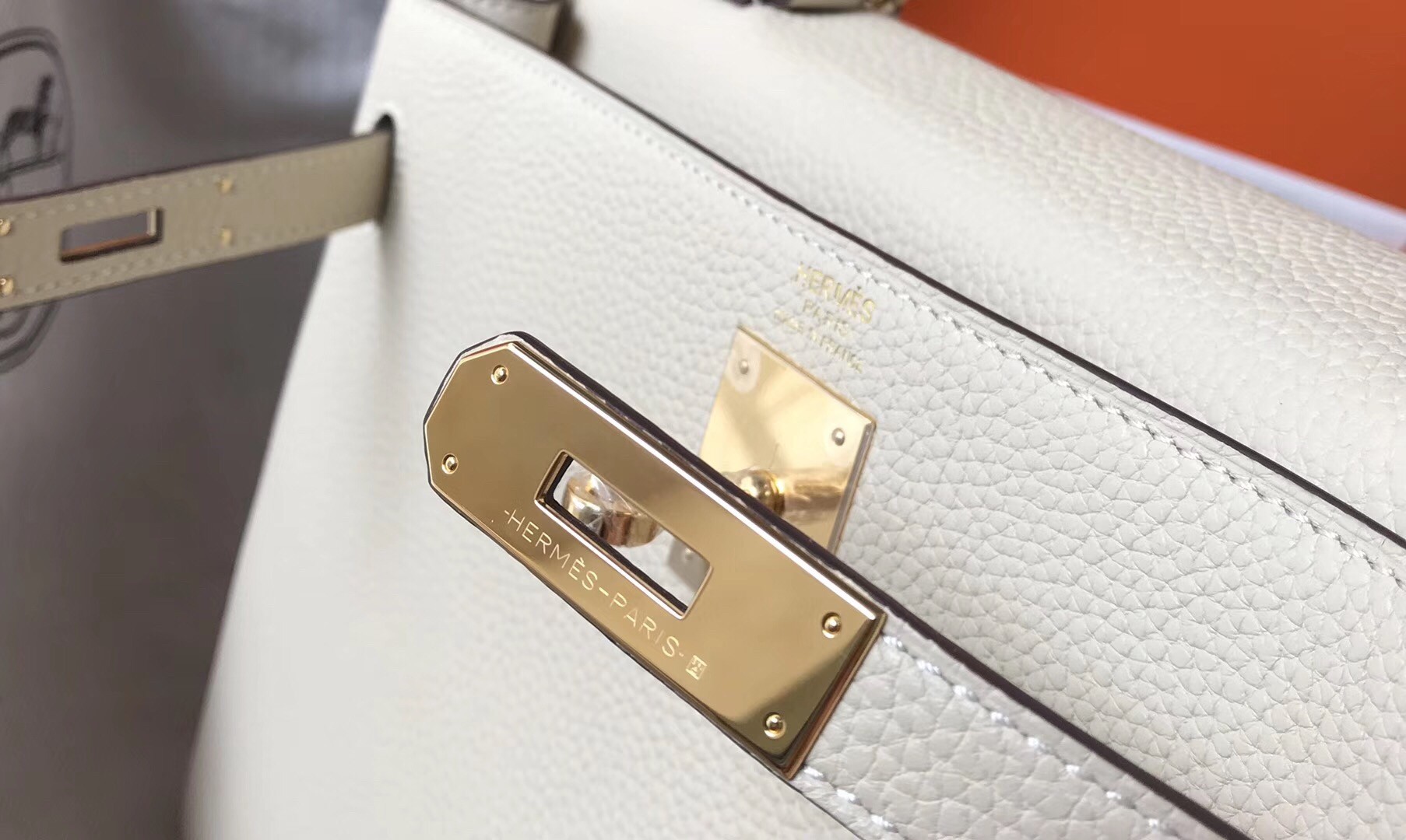 Hermes Kelly 32cm Retourne Bag In Beton Clemence Leather