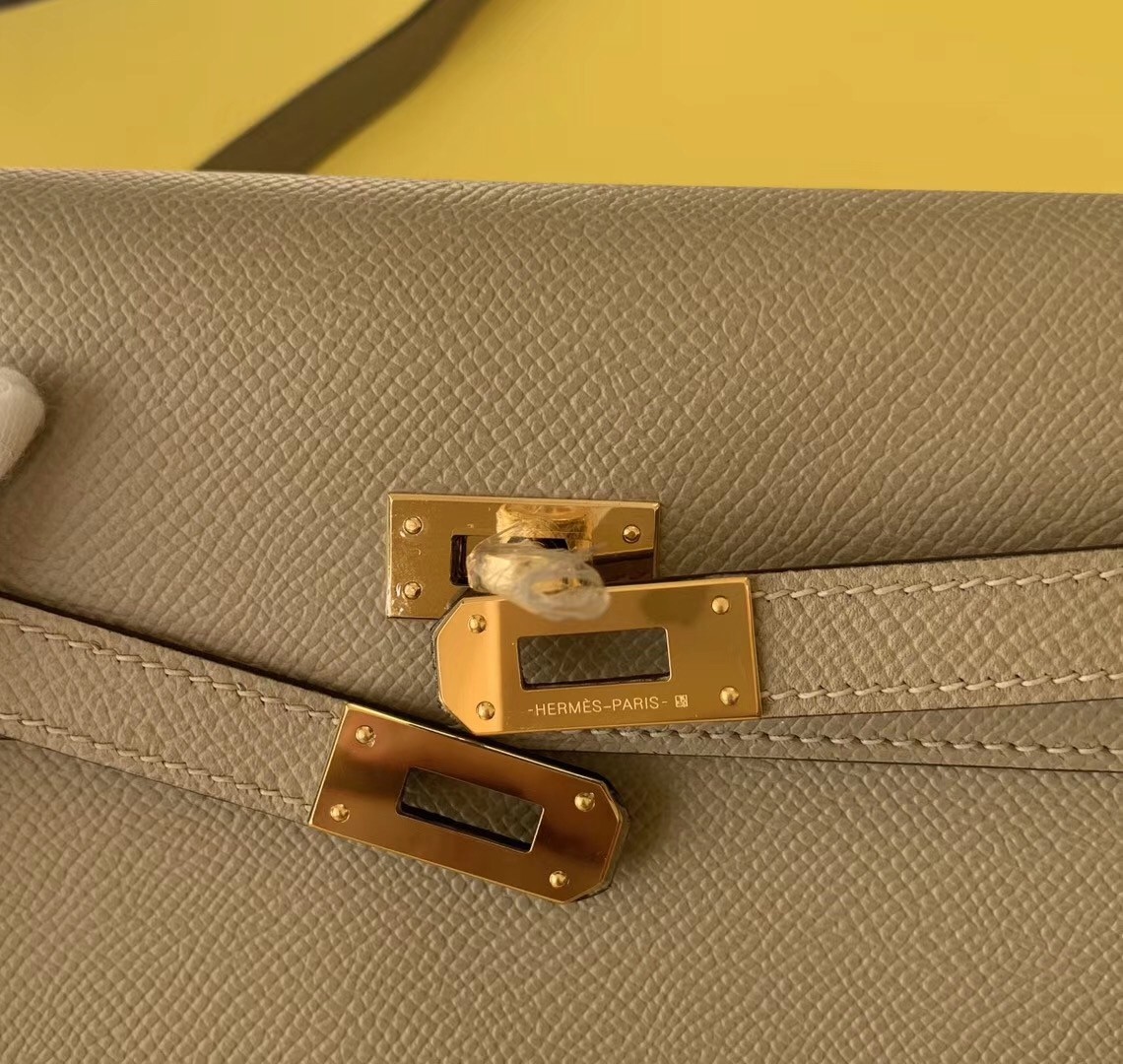 Hermes Kelly Classique To Go Wallet In Tourterelle Epsom Calfskin