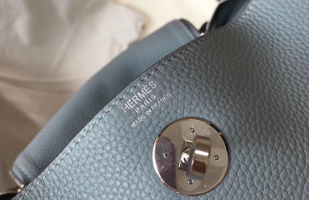 Hermes Lindy 26cm Bag In Blue Lin Clemence With PHW