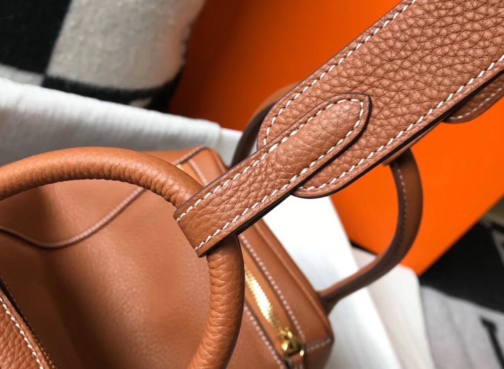 Hermes Lindy 26cm Bag In Gold Clemence With GHW