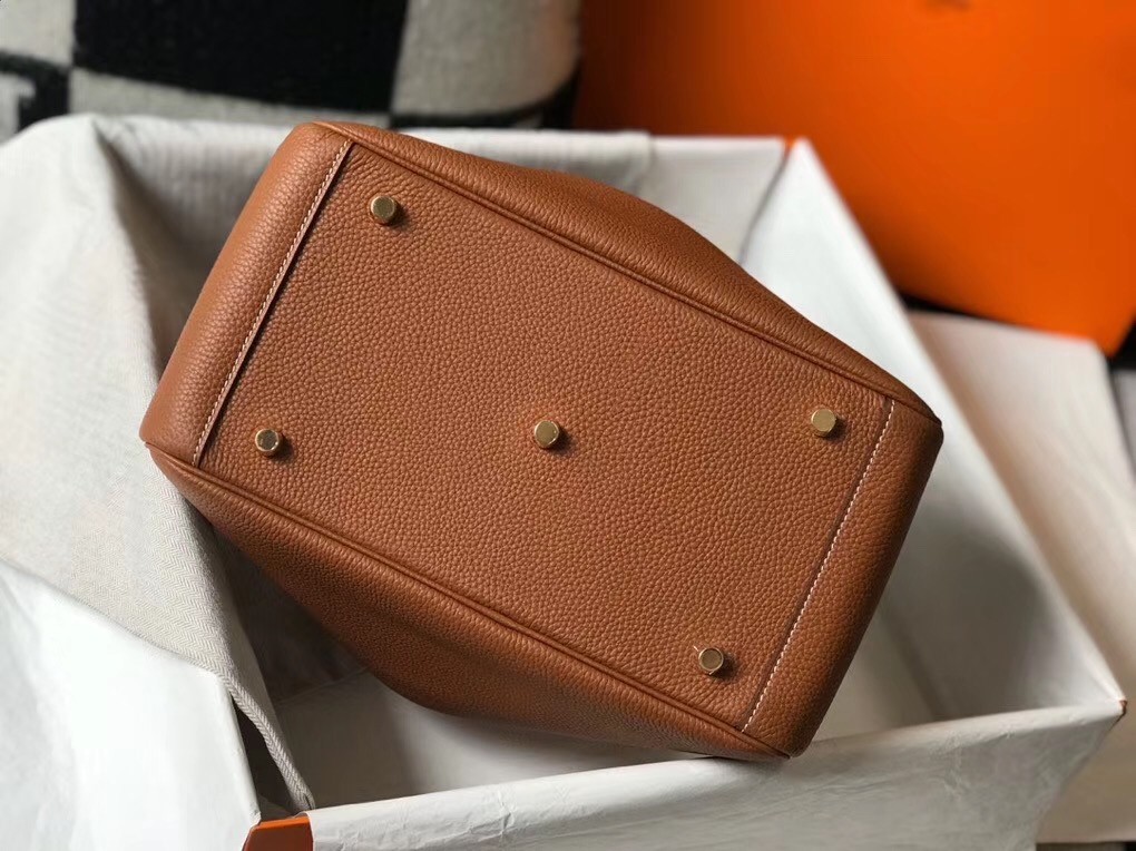 Hermes Lindy 26cm Bag In Gold Clemence With GHW
