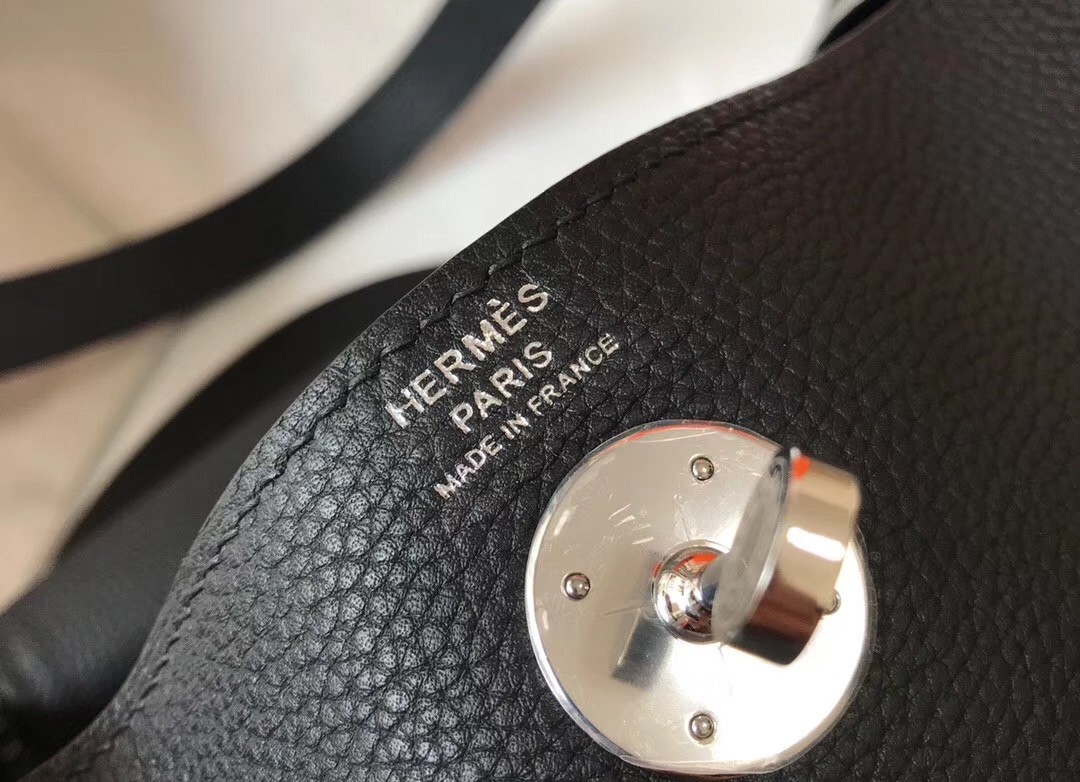 Hermes Lindy 26cm Bag In Black Clemence With PHW