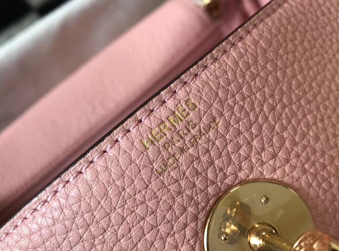 Hermes Lindy 26cm Bag In Pink Clemence With GHW
