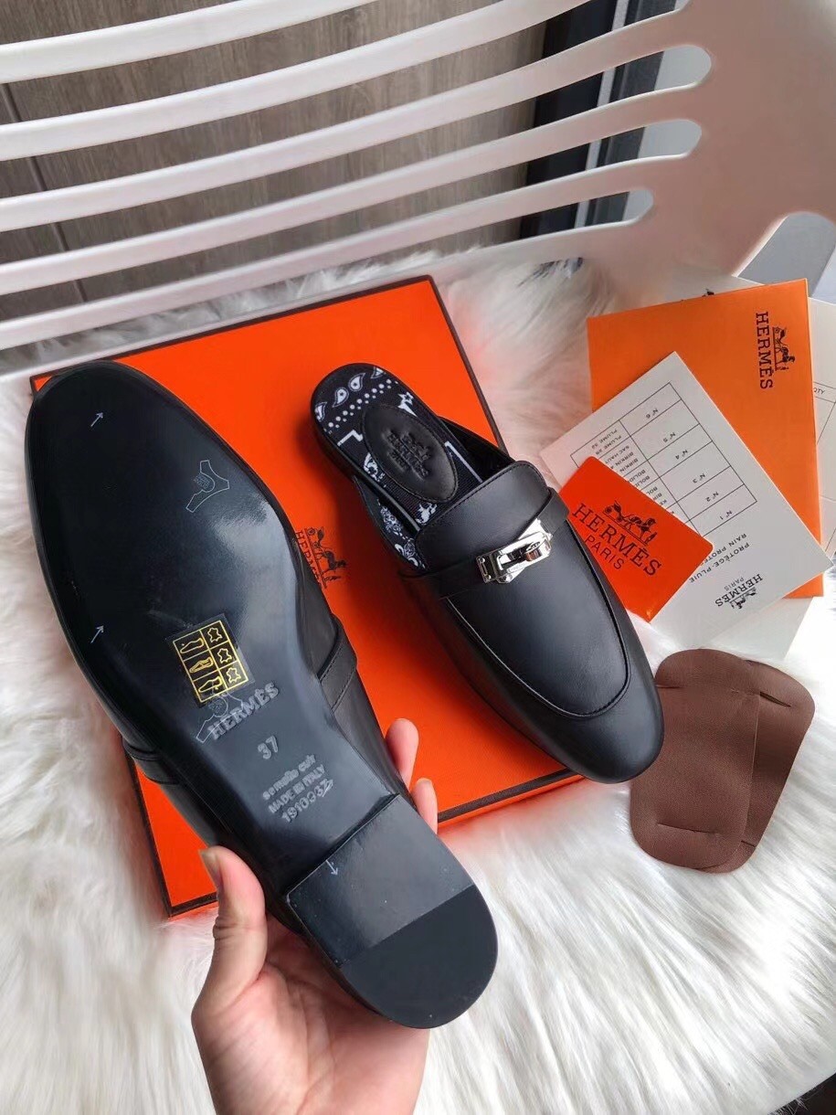 Hermes Oz Mules In Noir Calfskin Leather