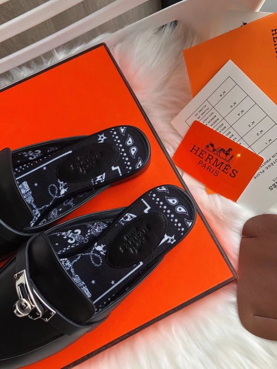 Hermes Oz Mules In Noir Calfskin Leather