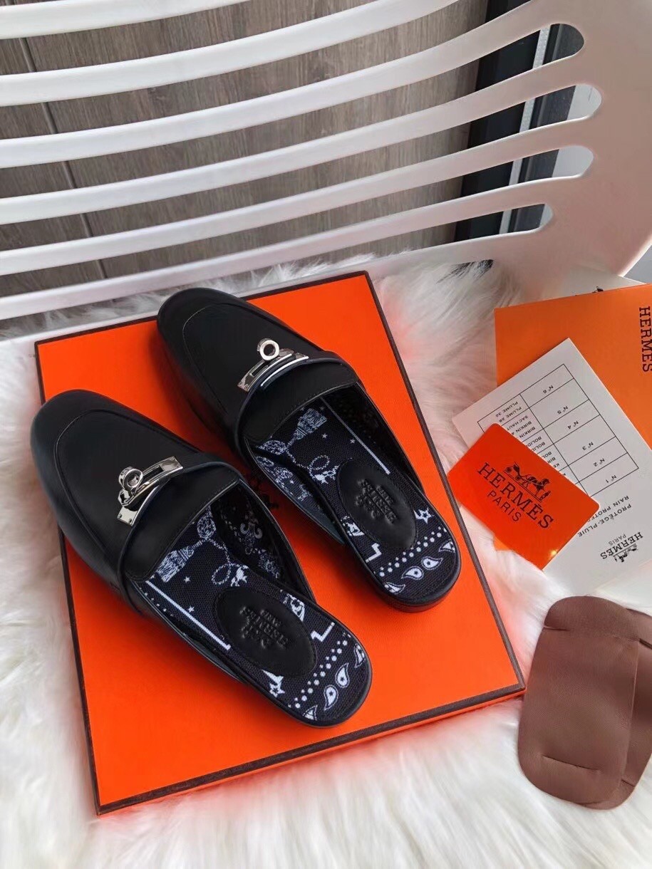 Hermes Oz Mules In Noir Calfskin Leather