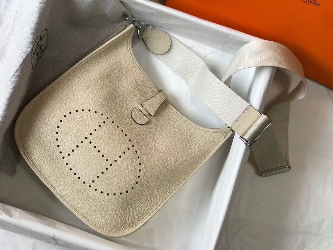 Hermes Evelyne III 29 Bag In Craie Clemence Leather
