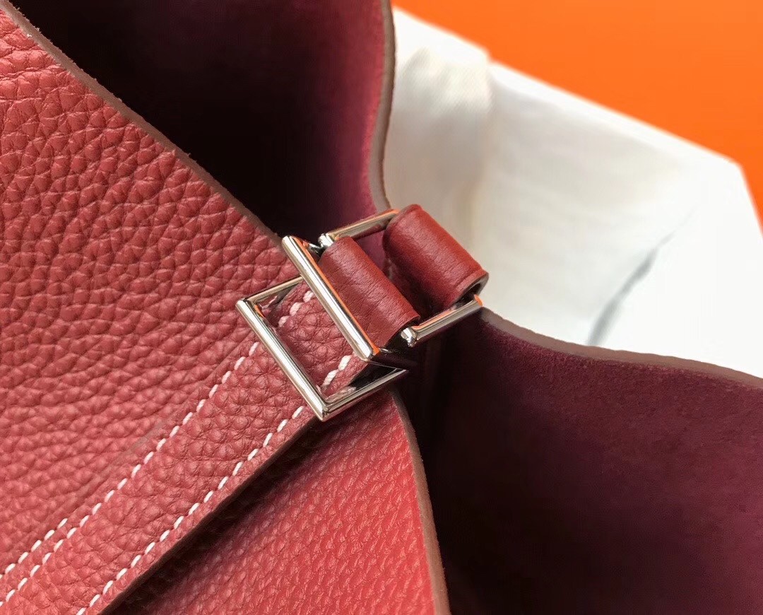 Hermes Picotin Lock 22 Bag In Bordeaux Clemence Leather