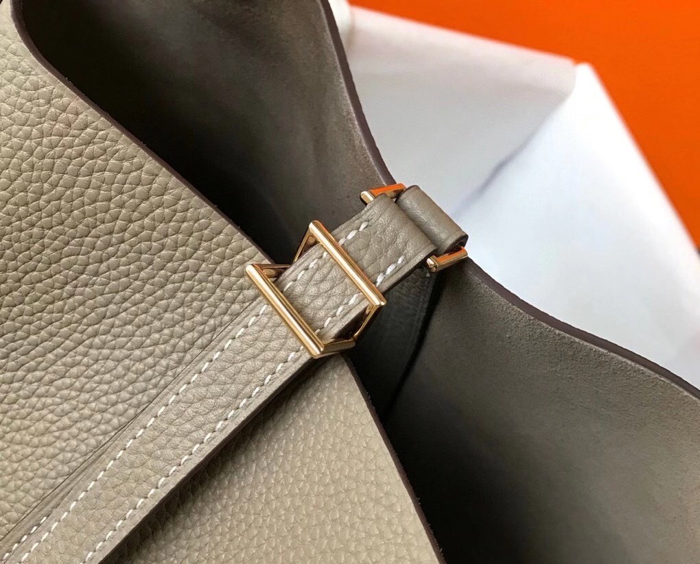 Hermes Picotin Lock 22 Bag In Tourterelle Clemence Leather