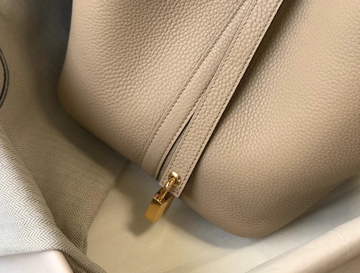 Hermes Picotin Lock 22 Bag In Trench Clemence Leather