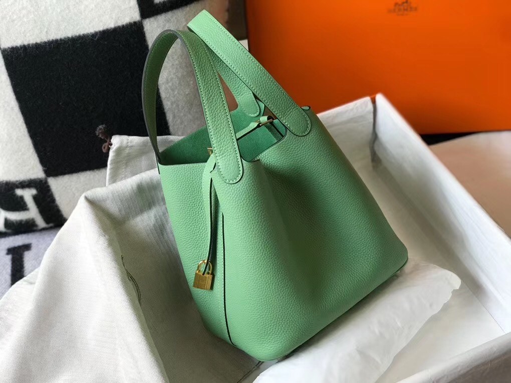 Hermes Picotin Lock 22 Bag In Vert Criquet Clemence Leather