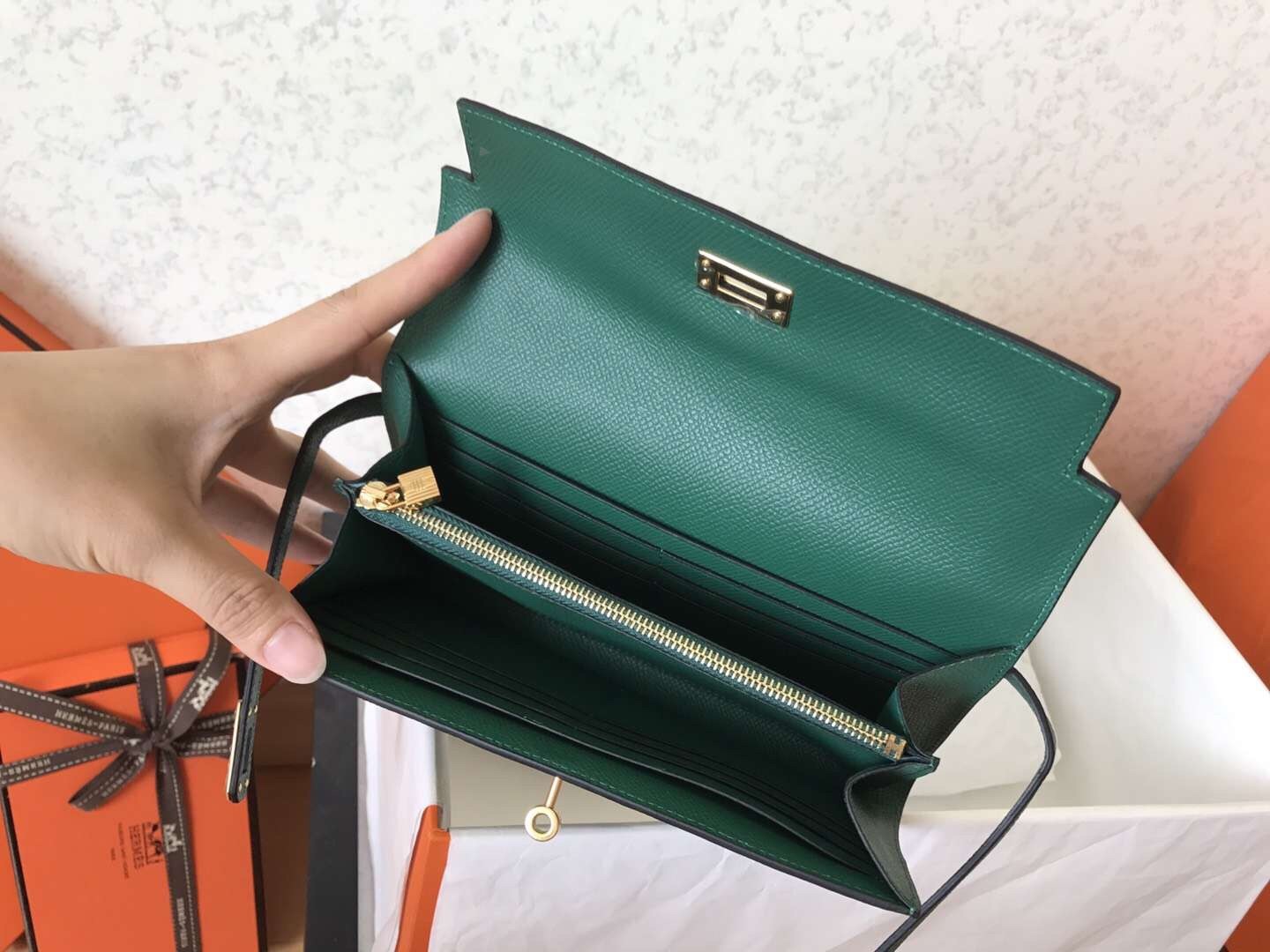 Hermes Kelly Classic Long Wallet In Malachite Epsom Leather