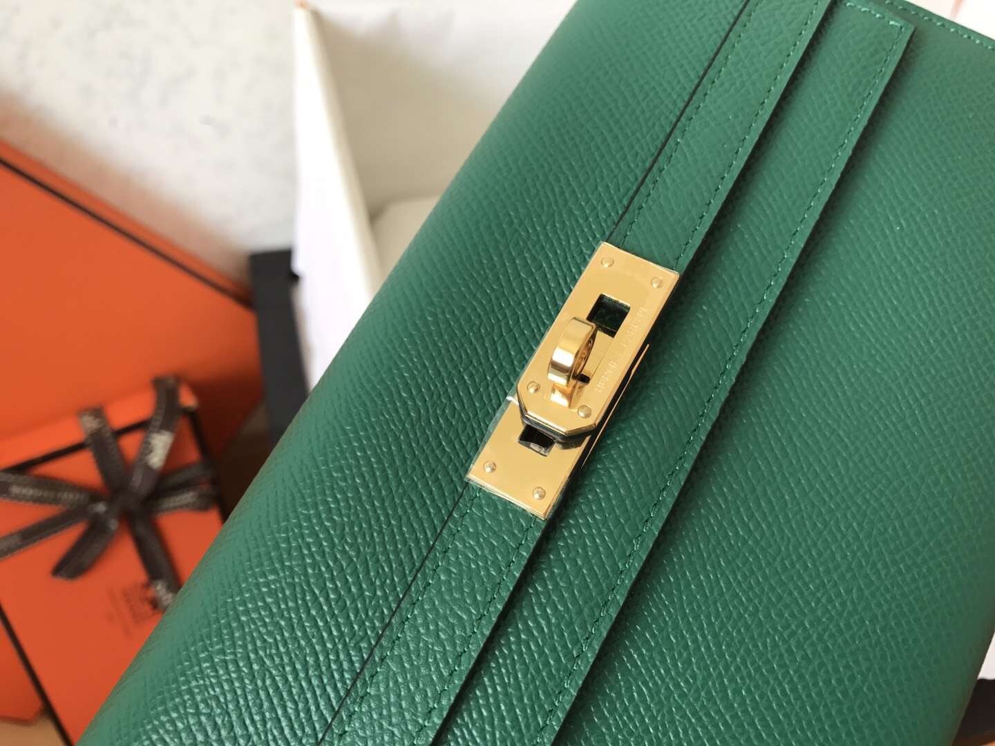 Hermes Kelly Classic Long Wallet In Malachite Epsom Leather