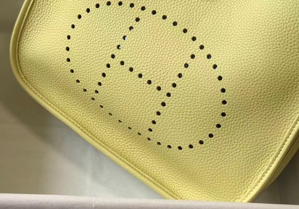 Hermes Evelyne III 29 Bag In Jaune Poussin Clemence Leather
