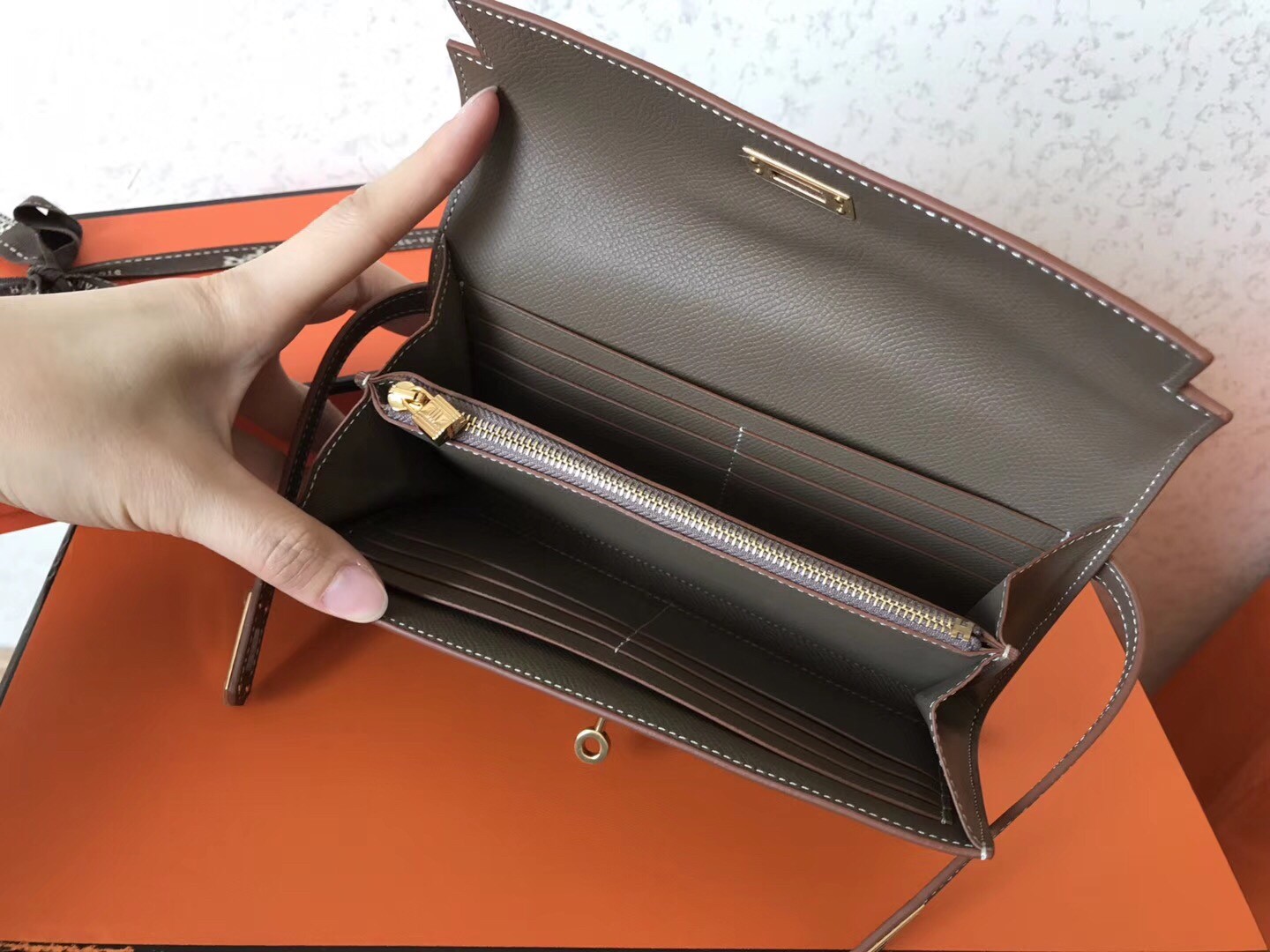 Hermes Kelly Classic Long Wallet In Taupe Epsom Leather