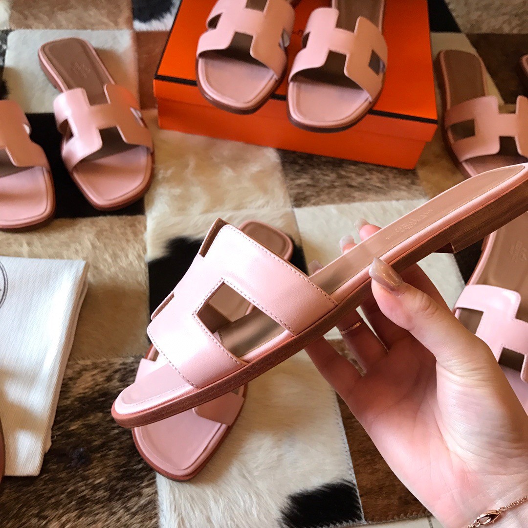 Hermes Oran Slide Sandals In Pink Swift Calfskin