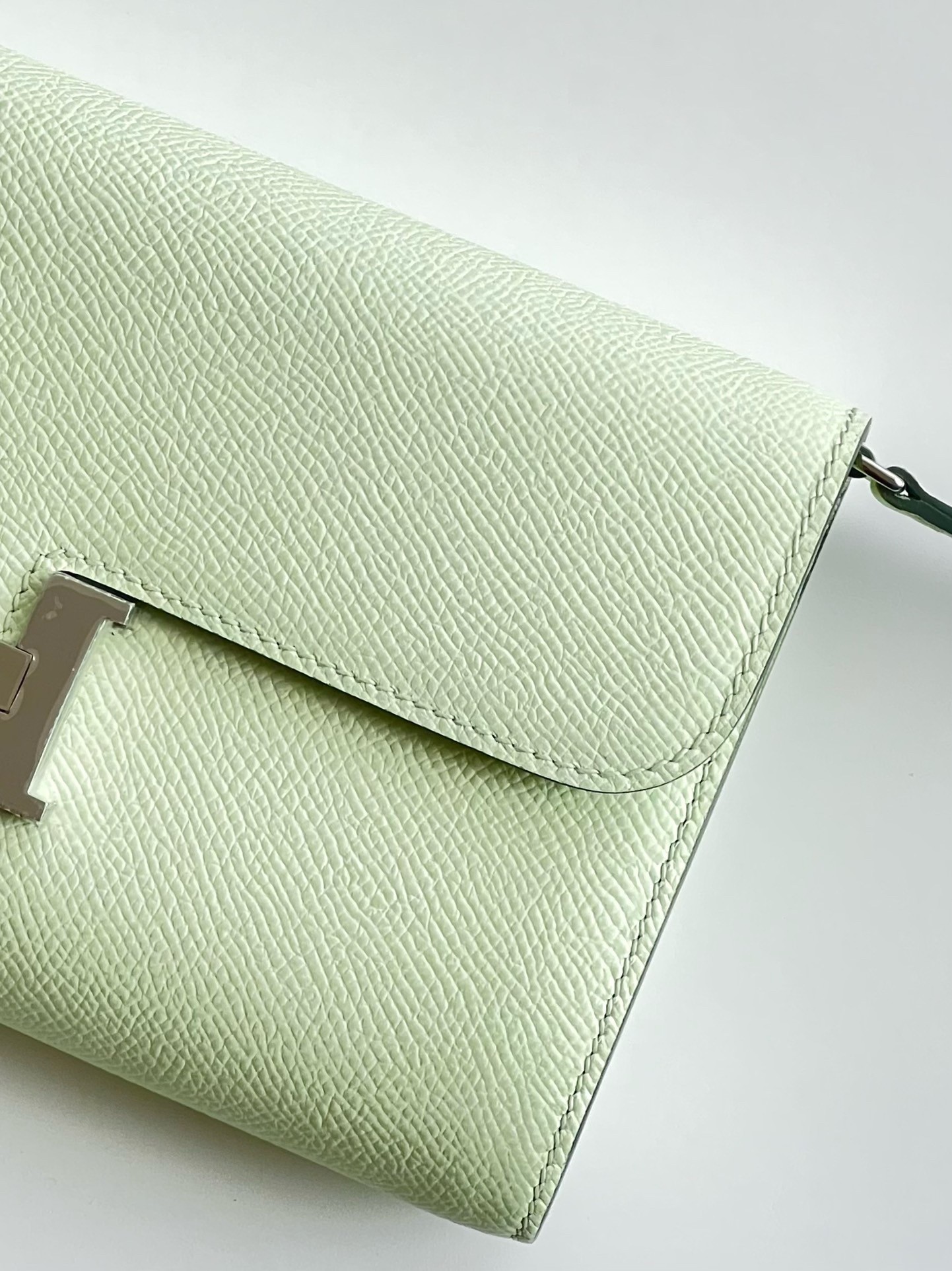 Hermes Constance To Go Wallet in Vert Fizz Epsom Calfskin