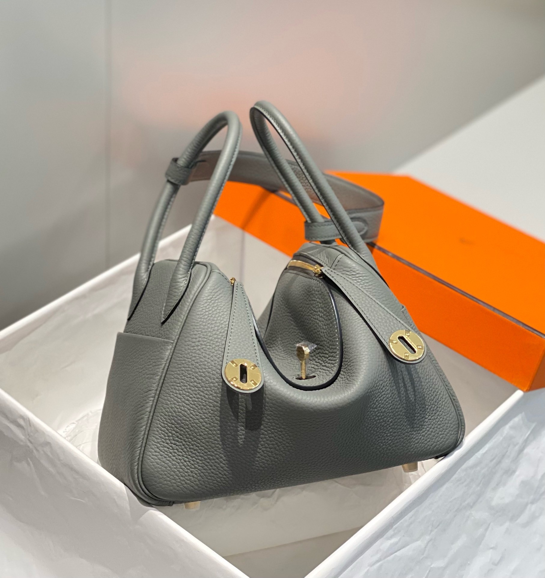 Hermes Lindy 26cm Bag In Gris Meyer Clemence Leather GHW