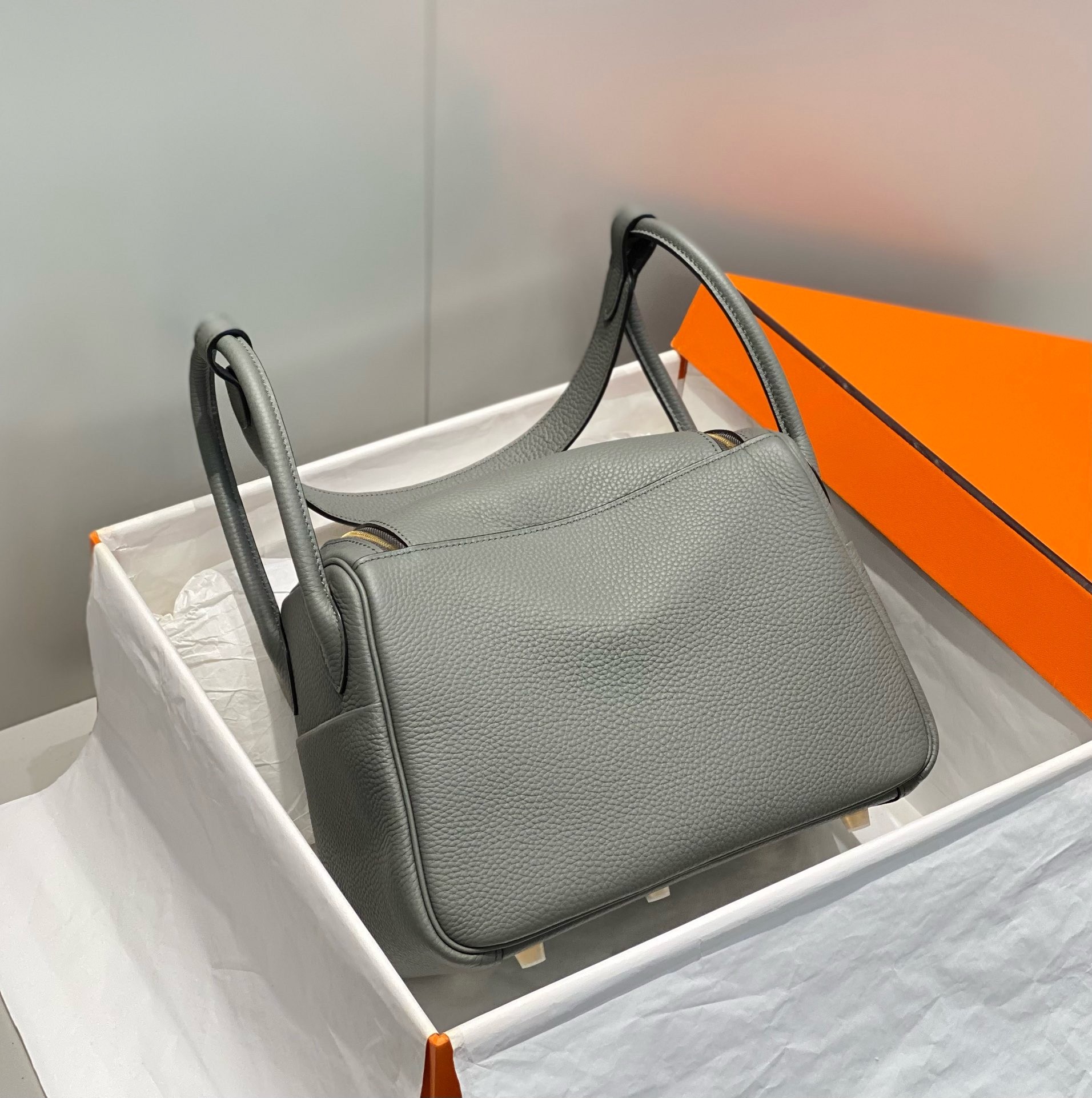 Hermes Lindy 26cm Bag In Gris Meyer Clemence Leather GHW