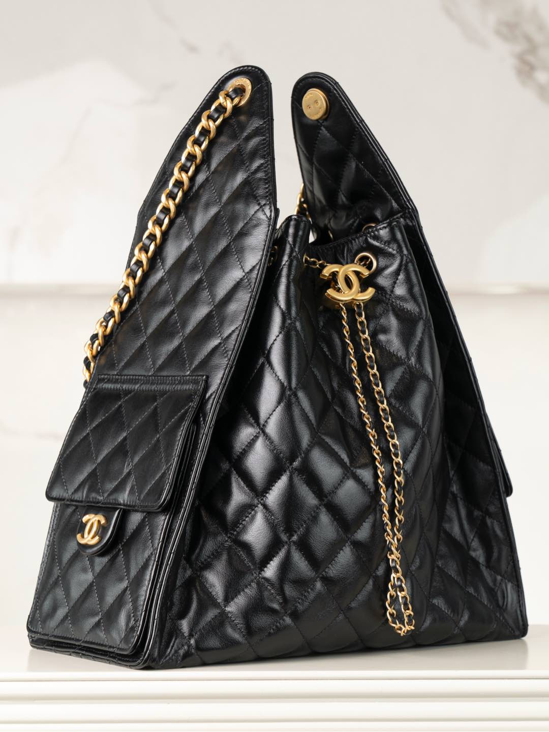 CHANEL 25 Medium Handbag in Black Calfskin Leather Master(40*30*15cm)