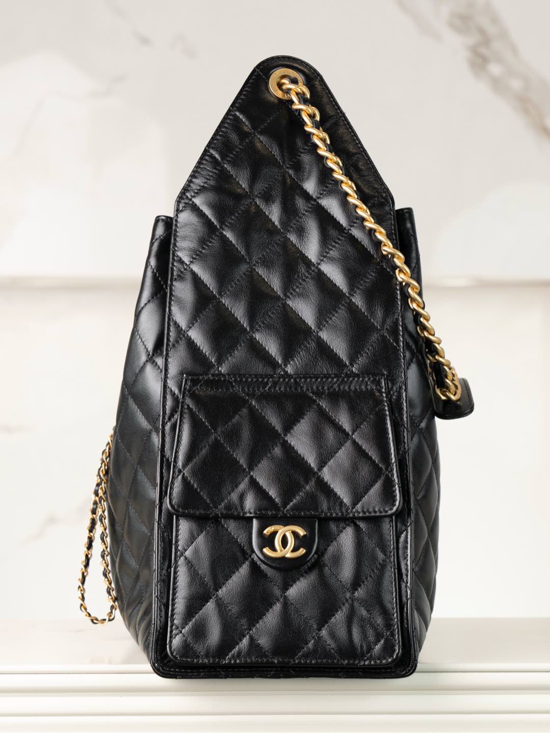 CHANEL 25 Medium Handbag in Black Calfskin Leather Master(40*30*15cm)