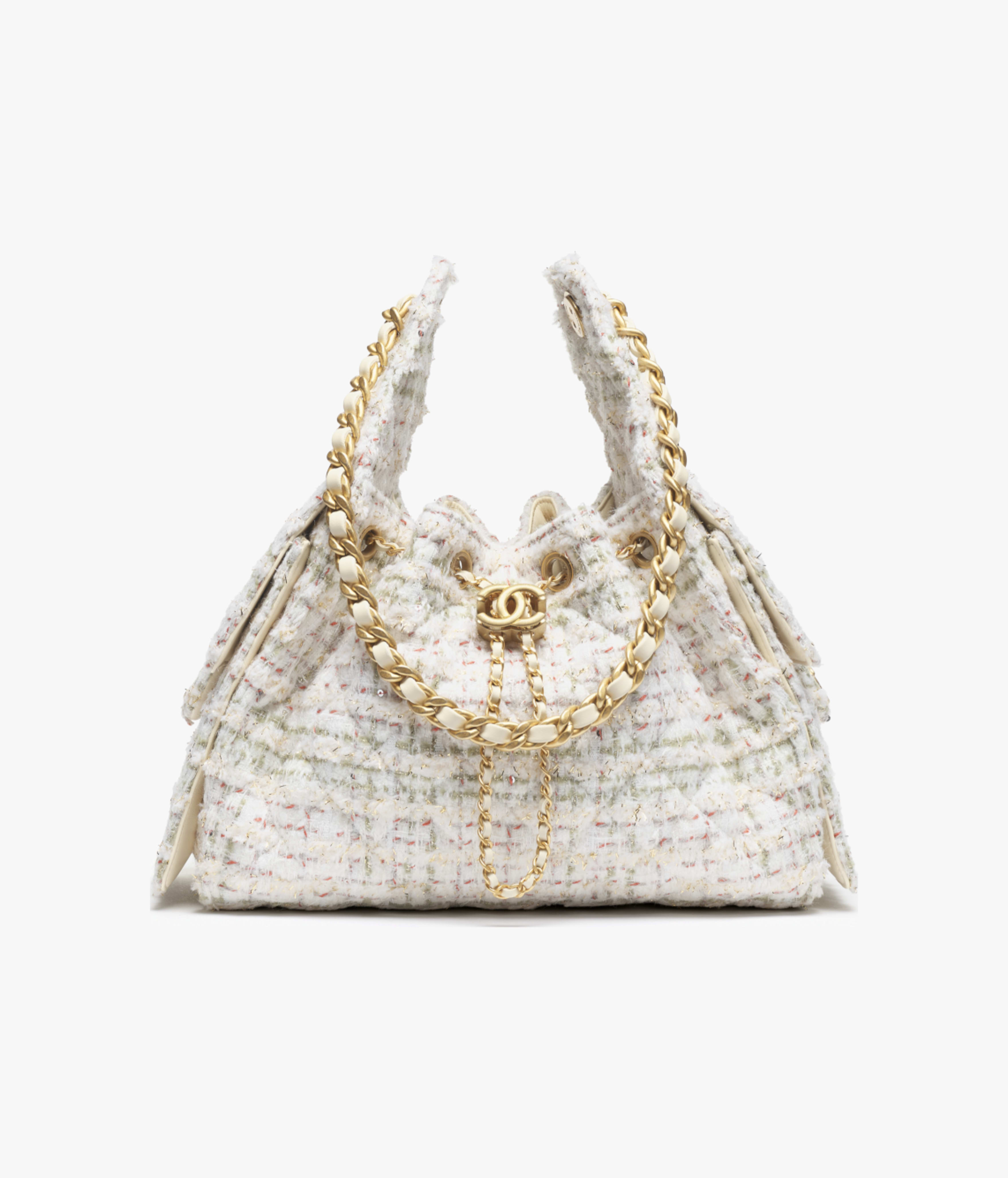 CHANEL 25 Small Handbag in Wool Tweed(30*26*14cm)