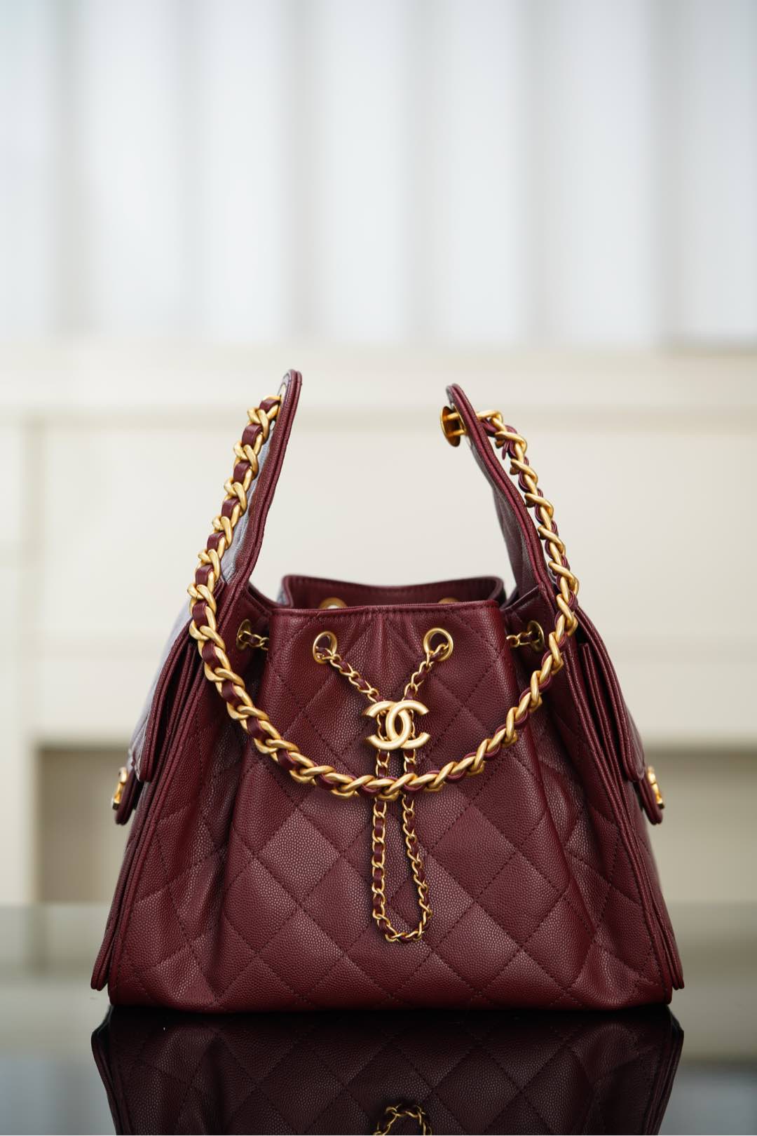 CHANEL 25 Small Handbag in Burgundy Caviar Leather(30*26*14cm)