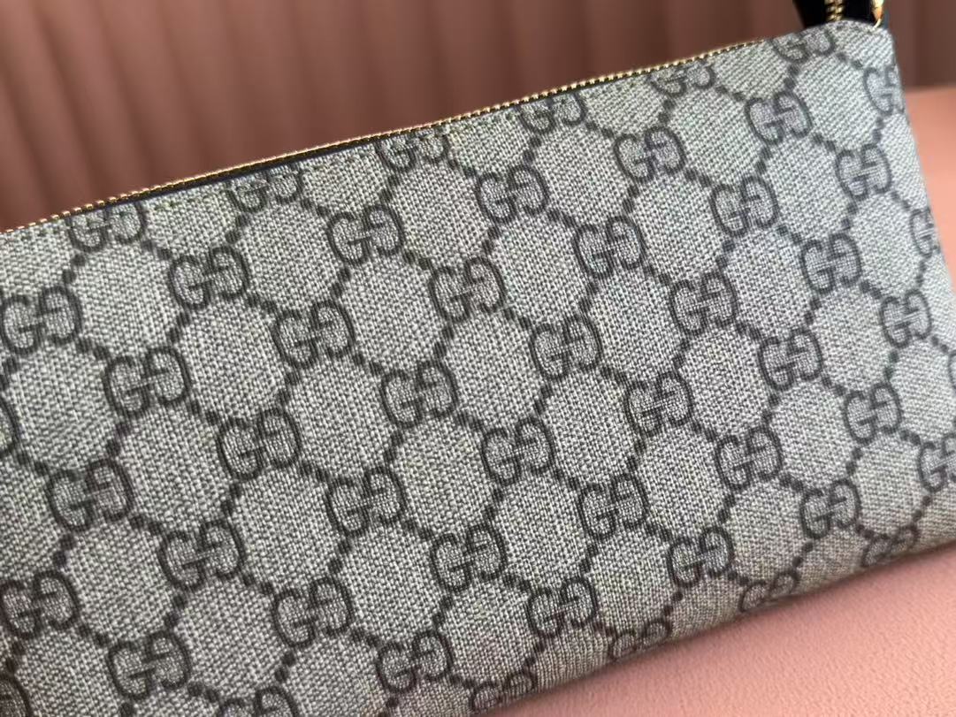 Gucci GG Supreme Monogram Wrist Wallet Black