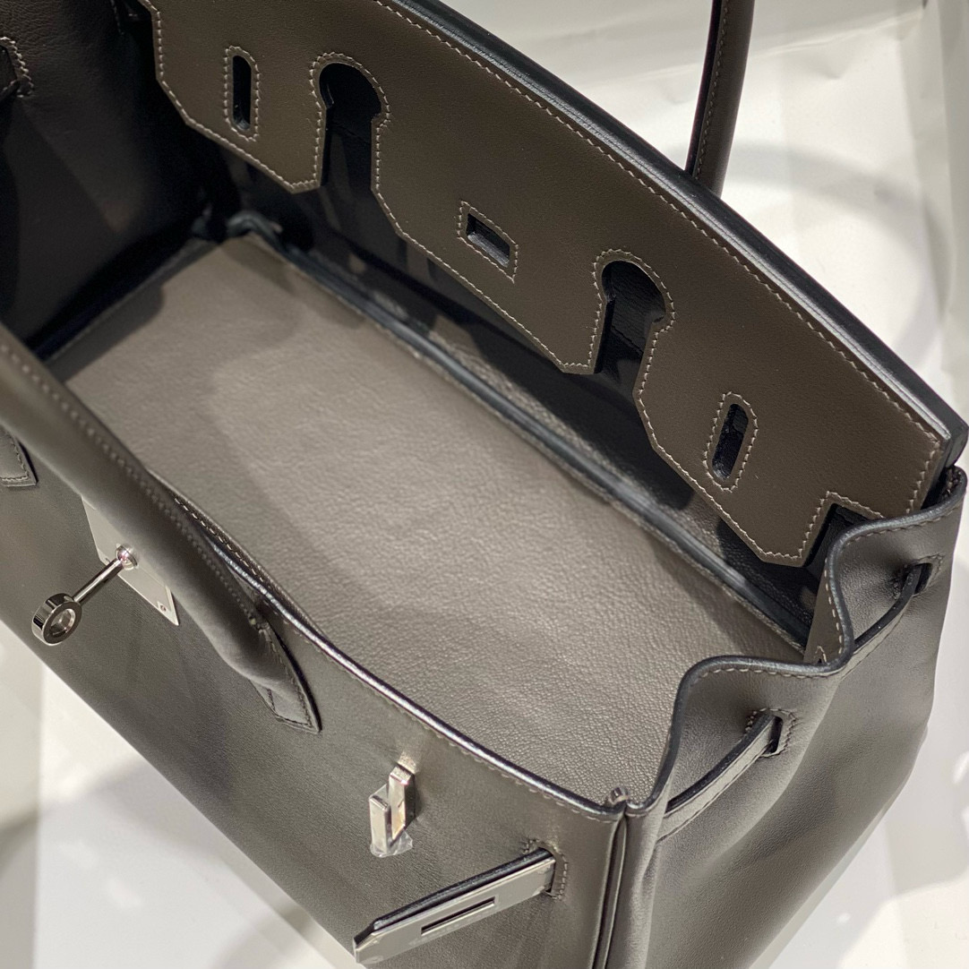 Hermès Birkin 29cm Shoulder Bag in Ebene Color Swift Leather