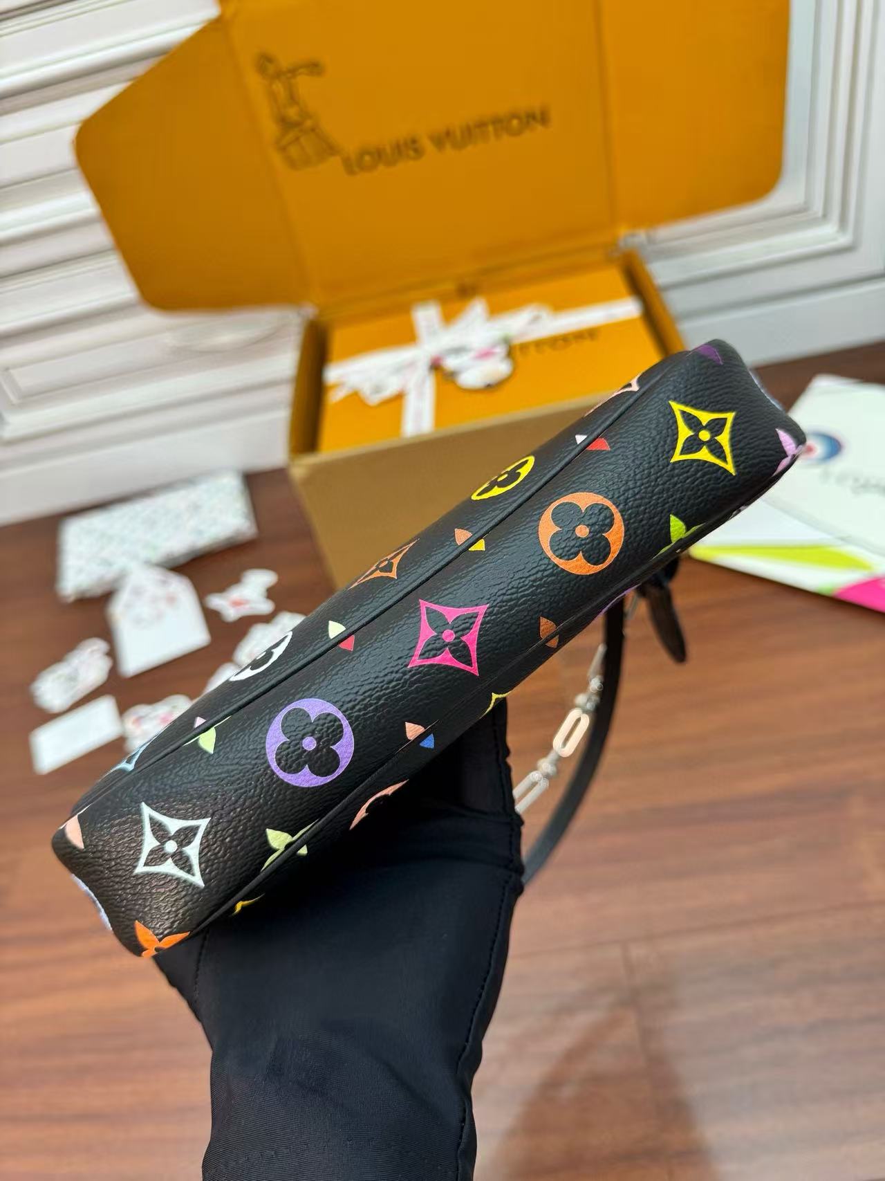 LV x TM Pochette Accessoires M13663 M13404
